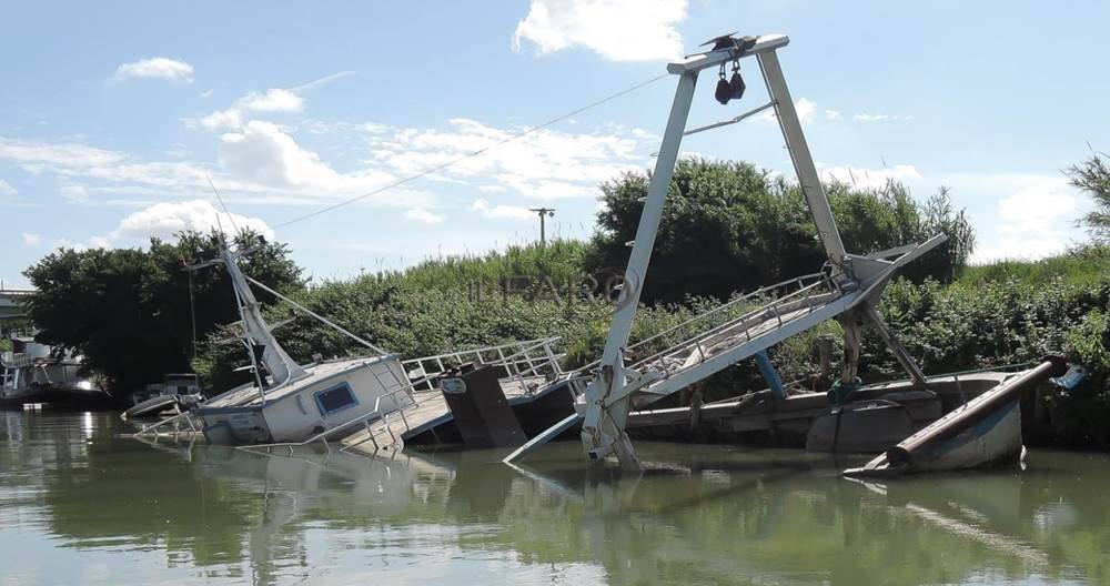 Fiumicino, Russo D’Auria, ‘quei relitti sul Tevere sono una bomba ad orologeria’