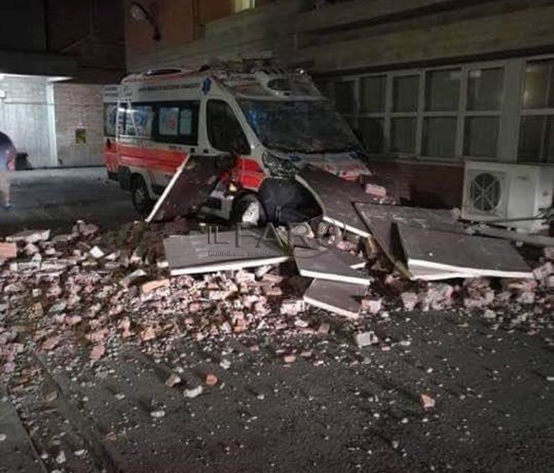 #terremoto, crolli nell’ospedale di #amatrice. Salvi i pazienti. Evacuato l’ospedale di #amandola