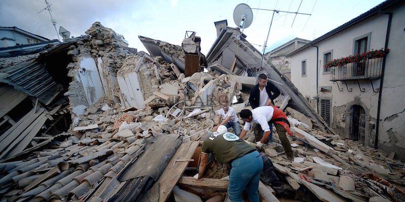 Emergenza Terremoto: gli agenti della Polizia Locale di #cerveteri volontari sui luoghi del sisma