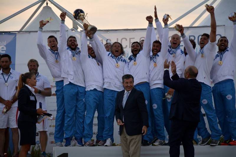 Italia campione. A Siracusa, i Mondiali di canoa polo, si colorano di azzurro