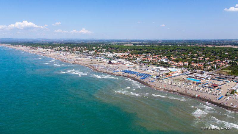 Pasquetta violenta a Fregene: gruppo di ragazzi pestati a sangue sul lungomare