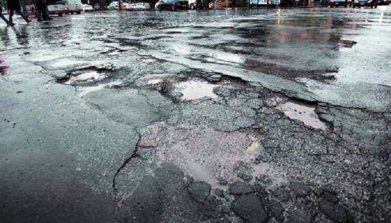 #Ostia, Casa della Sinistra: “Strade ridotte a colabrodo. Rischi per la sicurezza di pedoni e automobilisti”