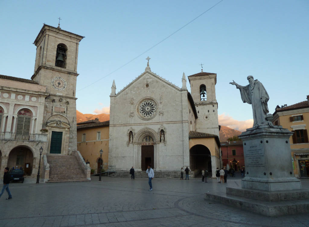 #terremoto: è crollata la basilica di San Benedetto a Norcia