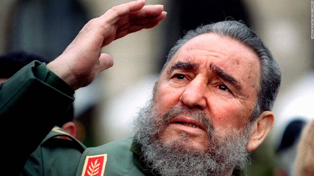 Fidel Castro è morto. Il fratello,  ‘Hasta la victoria siempre’
