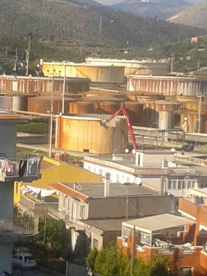 #Gaeta, serbatoi Eni: iniziata la demolizione