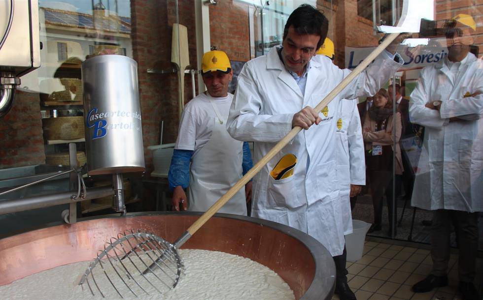 #Regione Lazio, accordo raggiunto tra l’assessore Hausmann e i produttori di latte