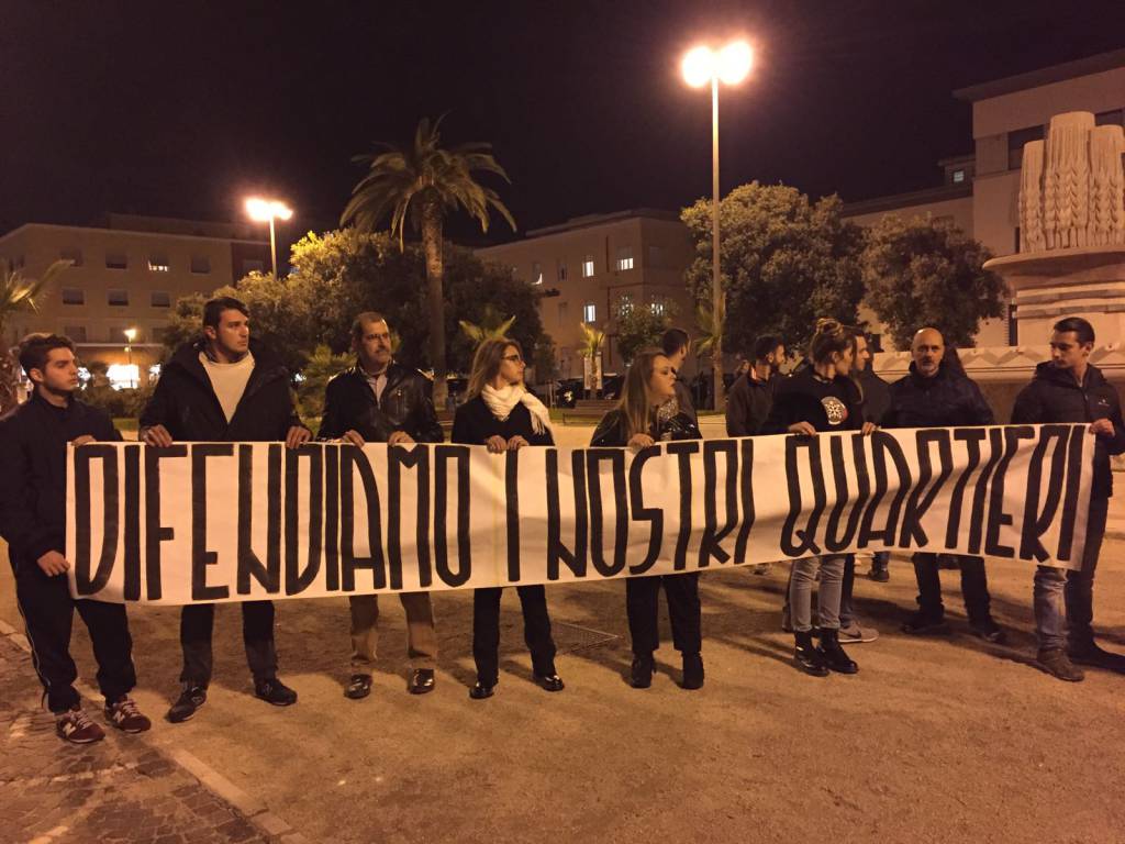 #Latina: gli abitanti dei quartieri Q4 e Q5 manifestano davanti alla Prefettura