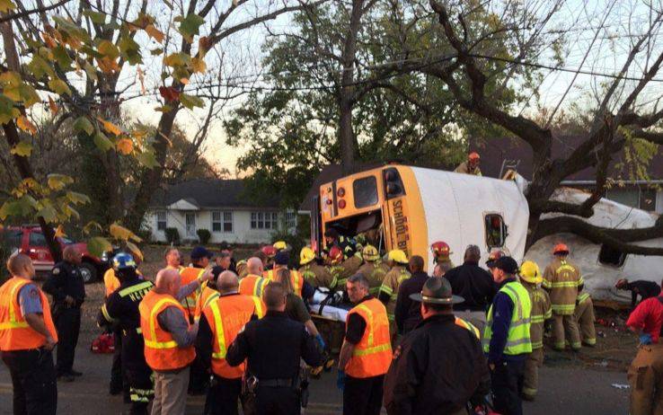 #Usa, si schianta uno scuolabus, morti 6 bambini. Arrestato l’autista