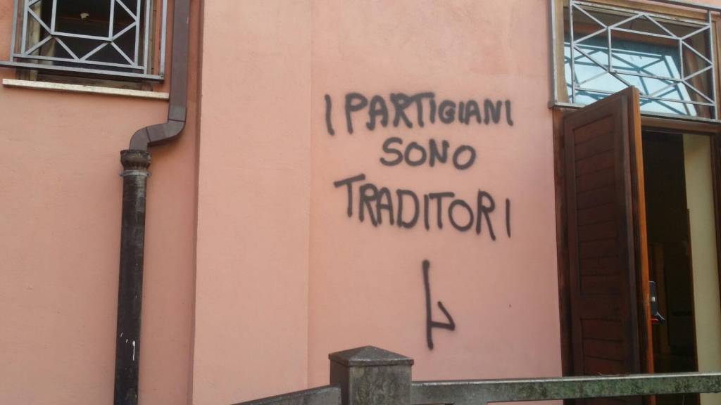 Pd X Municipio: “Vile atto di vandalismo ad #Ostia Antica. Non resteremo in silenzio di fronte all’ignoranza”
