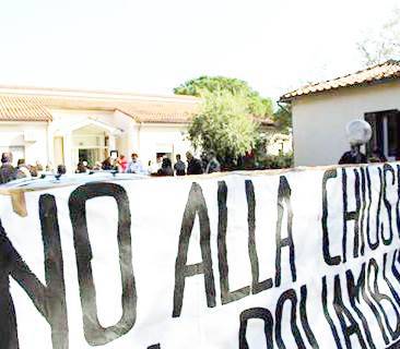 #Fiumicino: Asl, la protesta non si ferma: la decisione di chiudere di notte i centri di cure primarie ha scatenato il caos