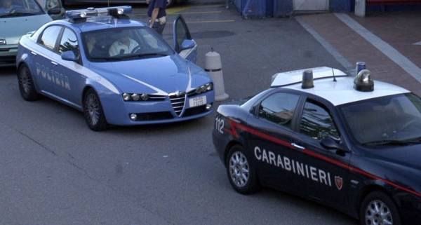 Aggredisce un poliziotto e investe tre carabinieri: arrestato dopo un inseguimento da film