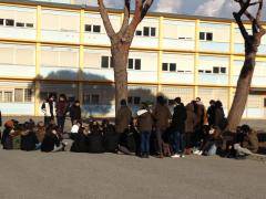 Gelo e disagi, sit-in di al liceo Anco Marzio di #Ostia