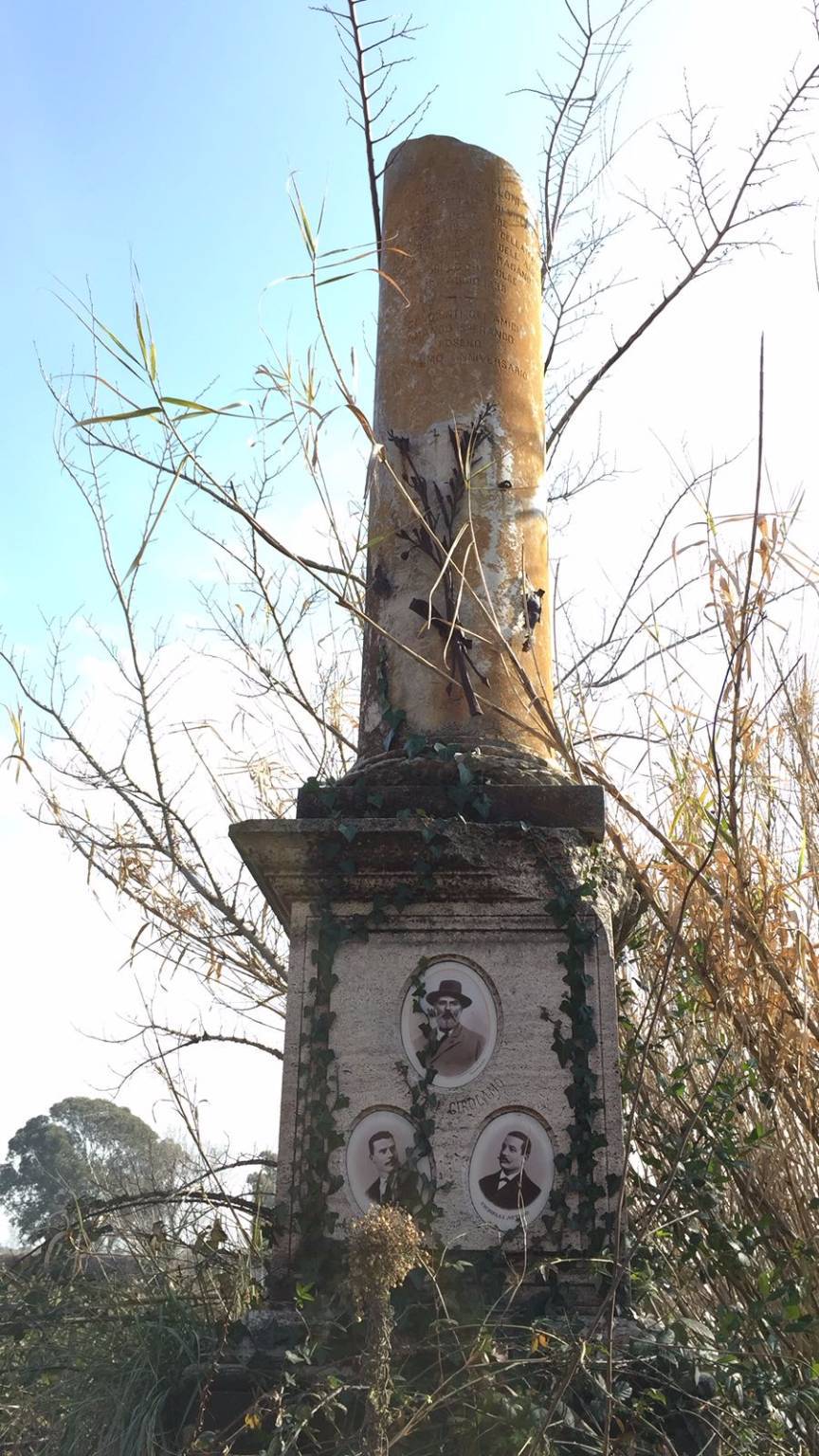 #Fiumicino, “spunta” una colonna accanto al Tevere