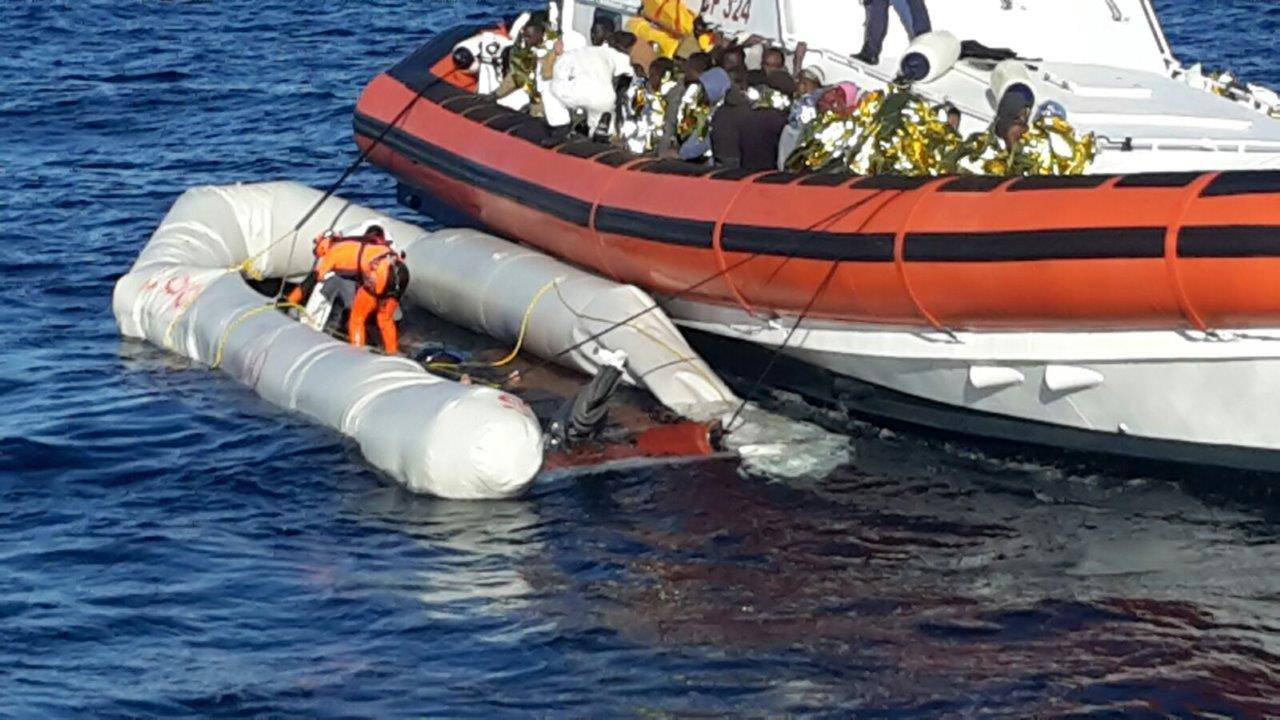 Rientrata a #Civitavecchia la motovedetta CP305: quasi 1.000 le persone salvate
