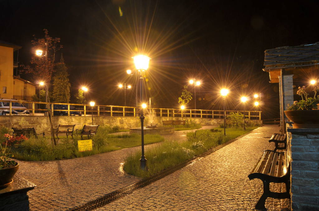 Illuminazione pubblica a #Fiumicino, Caroccia: “Ripristinate le luci a via Monte Solarolo e Borgo del Sole”