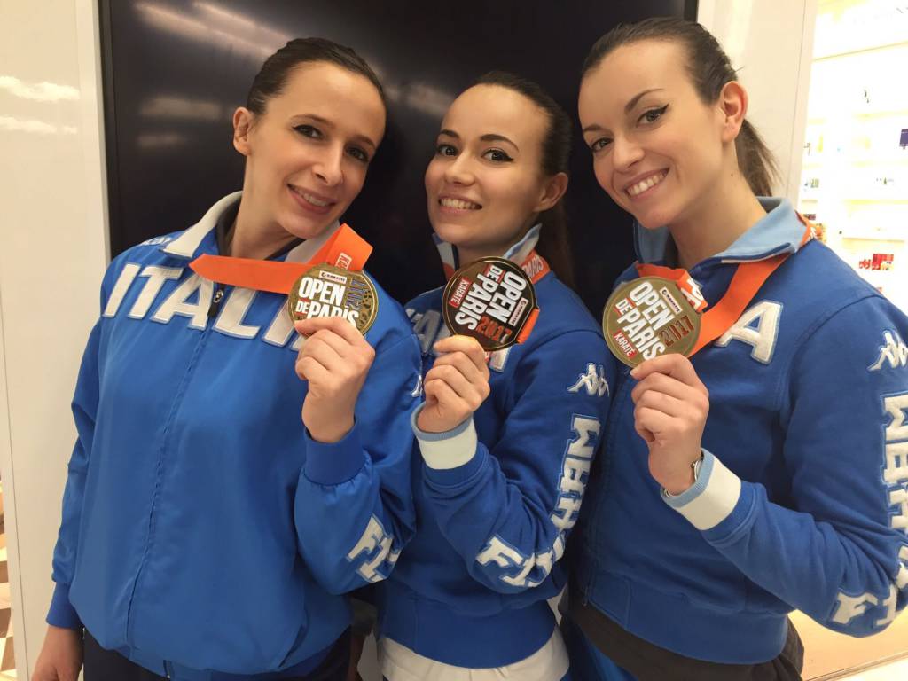 Viviana Bottaro, Sara Battaglia e Michela Pezzetti brindano all’oro in Premier League. Gioia e voglia di migliorare, nelle loro parole