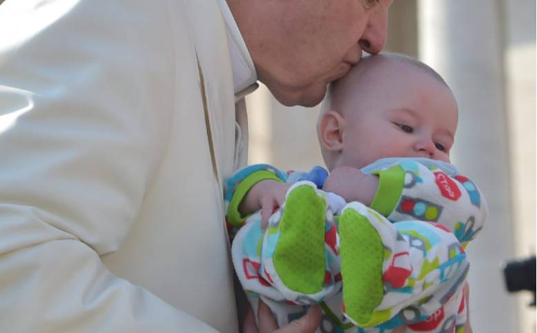 Papa Francesco: “Tolleranza zero per gli abusi sui minori”