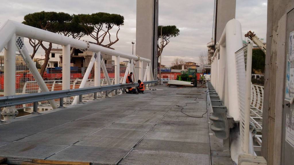 #Fiumicino: passerelle pedonali sul ponte 2 Giugno, un passo avanti