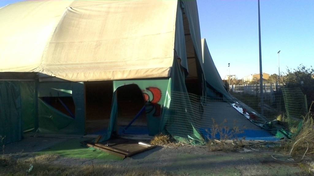 #Ostia: a fuoco il centro sportivo del Parco della Madonnetta