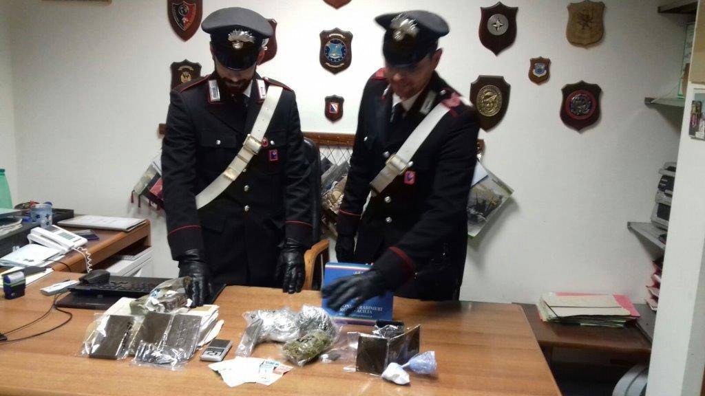 #Acilia, 1,5 Kg di droga nascosta in casa: i carabinieri arrestano coppia