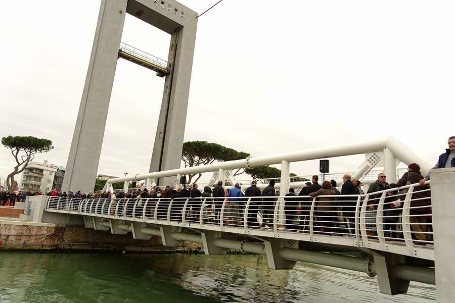 Riaperto il Ponte 2 Giugno, Fiumicino torna a collegarsi