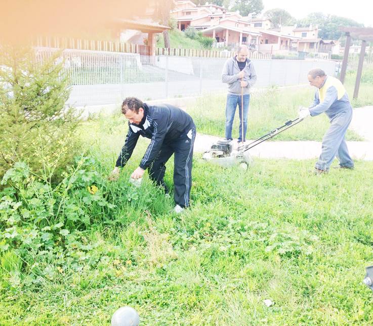 #Fiumicino, l’associazione Crescere Insieme: “Migranti sì, residenti no. Fateci adottare le aree verdi”