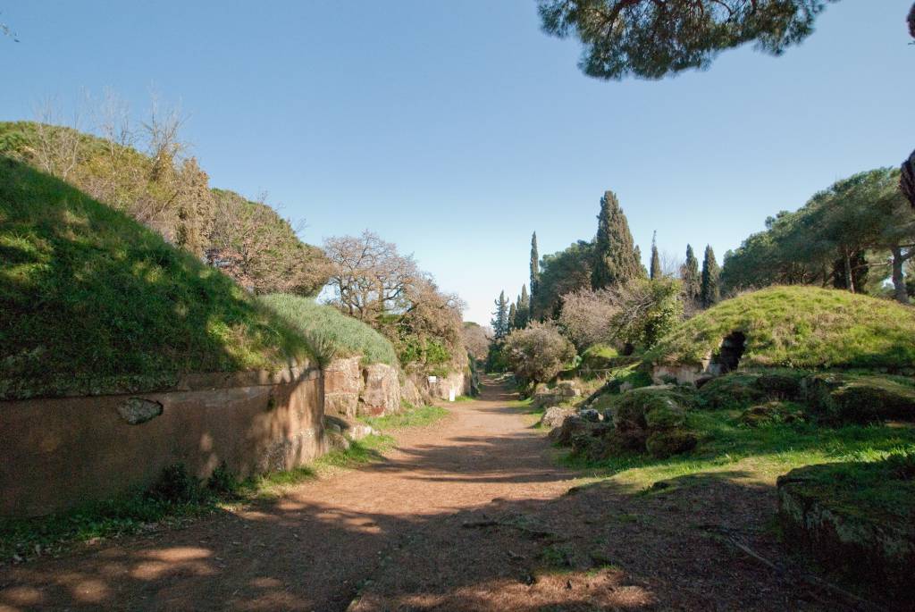 #Cerveteri, per la Festa dei Lavoratori la scampagnata archeologica del Gar alla Necropoli della Banditaccia