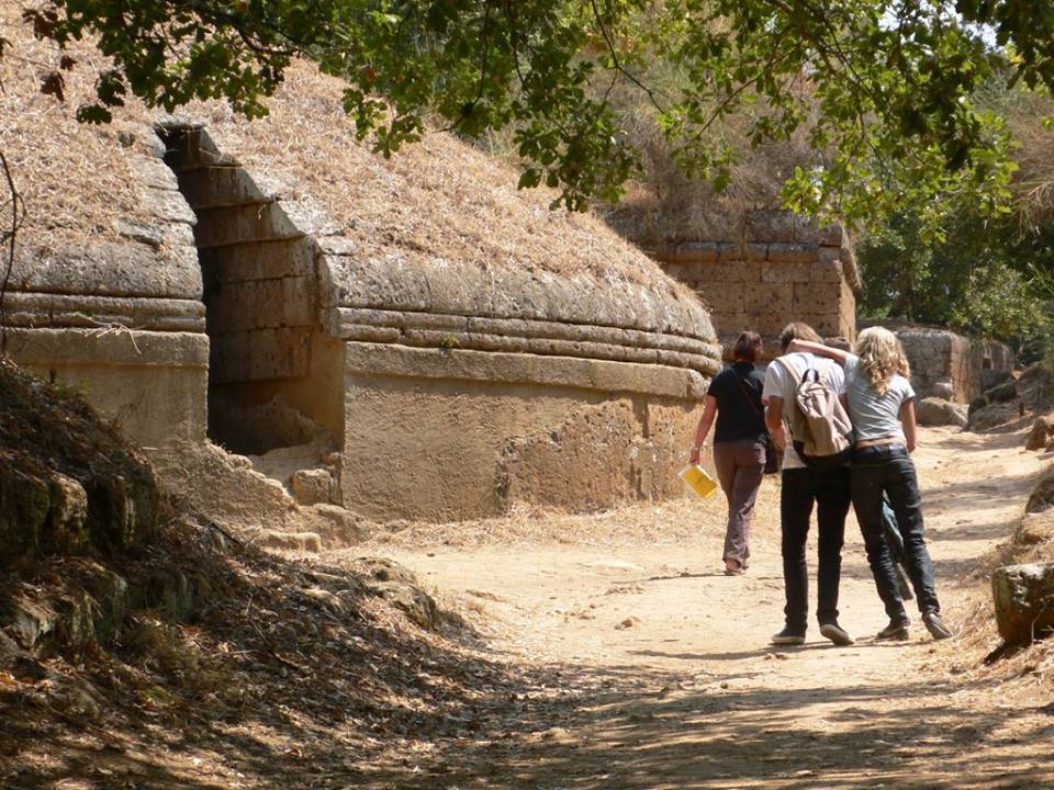 #Cerveteri, domenica 2 aprile alla Necropoli della Banditaccia torna il trenino turistico e le lezioni di yoga gratuite