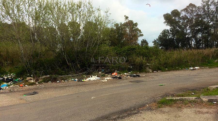 #Fiumicino Parco Leonardo, rifiuti a via Roselli, rimbalzo di responsabilità