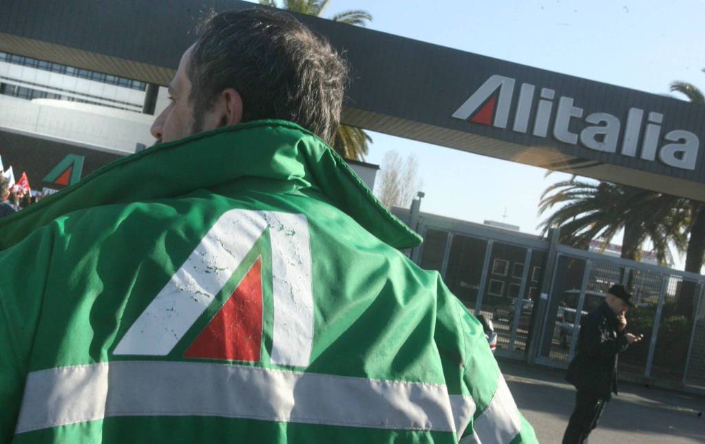 Alitalia, solidarietà di Anselmi e Bonanni ai lavoratori in presidio al Terminal 1