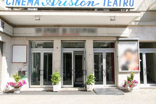 #Gaeta, al Teatro Ariston approda la commedia ‘Lasciati andare’
