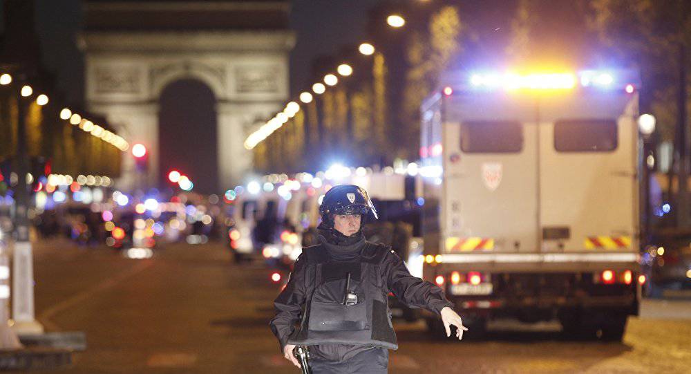 Attacco a #Parigi, terrore sul voto. L’Isis rivendica l’agguato