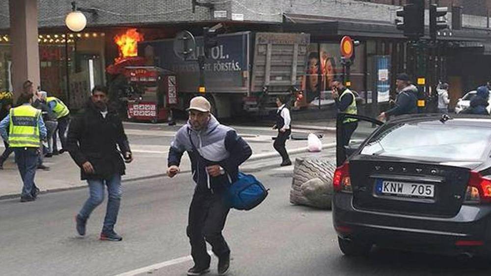 #Stoccolma, camion sulla folla, sale il numero dei morti