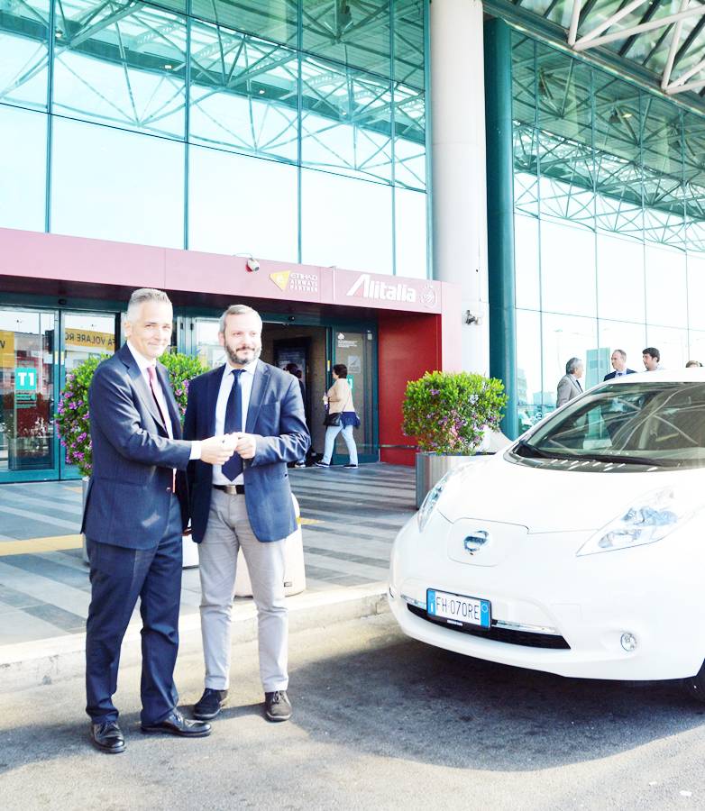 Un Nissan Leaf in comodato gratuito per 6 mesi al Banco Farmaceutico Onlus