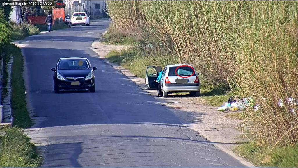 #Fiumicino, sorpreso dalle telecamere scaricatore di rifiuti, 600 euro di multa