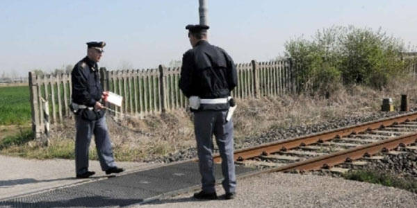 Tragico gioco a #Livorno, 19enne romano muore folgorato su tetto del treno