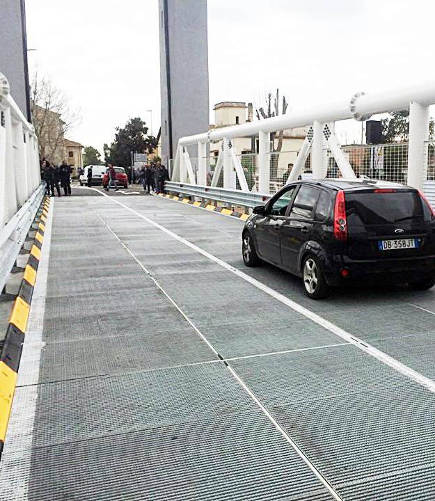 #Fiumicino, Ponte 2 Giugno, posizionati i nuovi motori per il sollevamento