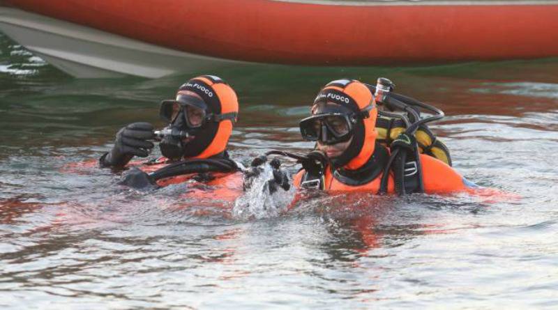 Roma, 66enne si getta nel Tevere da ponte Testaccio: salvato dai Vigili del Fuoco