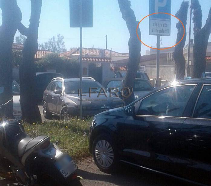 #Fregene, un week end da delirio, parcheggio selvaggio, posti auto dei residenti occupati, strade off limits