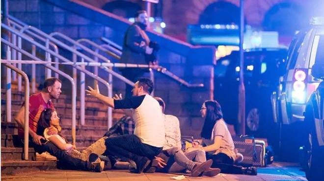 #Manchester, bomba al concerto di Ariana Grande, almeno 22 morti, anche bambini