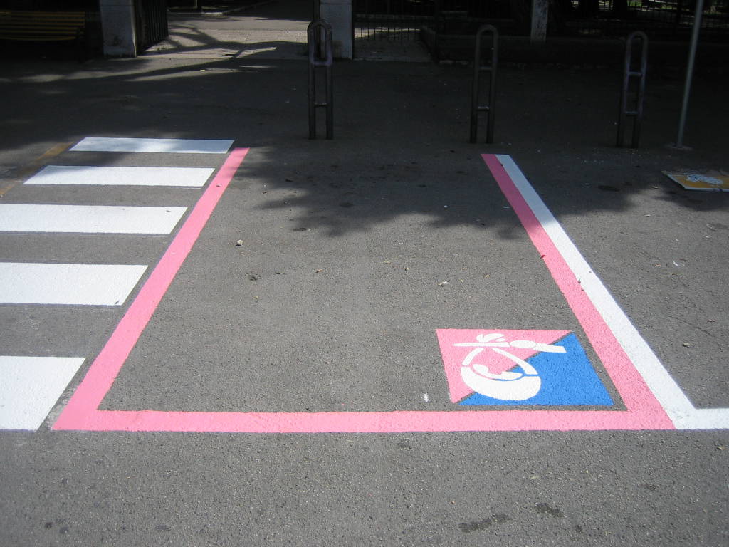 Ladispoli, 40 parcheggi rosa per neo mamme e donne in gravidanza