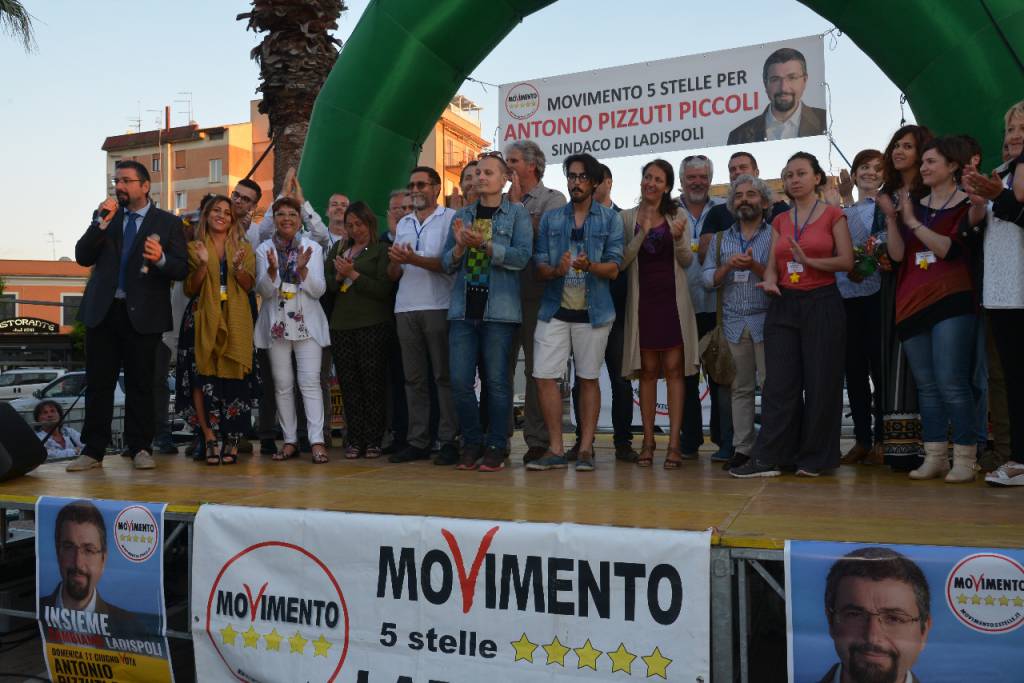 #Ladispoli, il M5S in piazza aspettando Alessandro di Battista