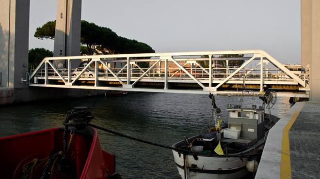 #Fiumicino, Ponte Due Giugno, chiusura notturna