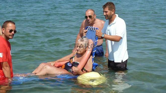 La Madonnina a #Focene, la storia della spiaggia per disabili ‘accarezzata’ dal Papa