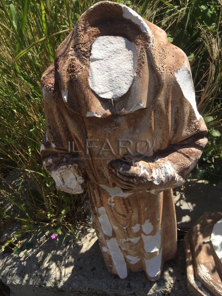 #Ostia Antica, ritrovata una statua decapitata dai vandali