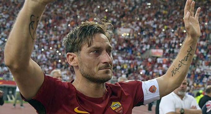 L’addio di Francesco Totti al calcio giocato, ‘Ho pianto come un matto’