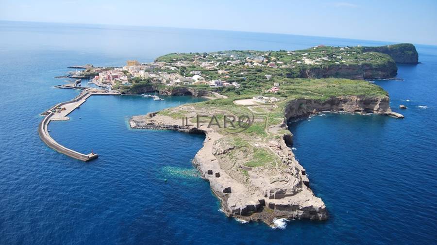 Ventotene, grotta dei passeri, crollata la volta