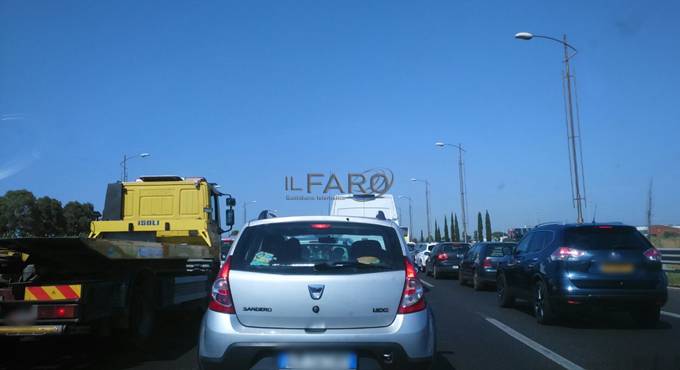 Incidente sull’autostrada Roma-Fiumicino: traffico in tilt