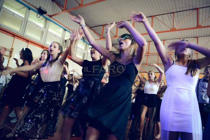 Ballare senza sballare, festa di fine anno per la Terza media della scuola Sangallo #Ostia