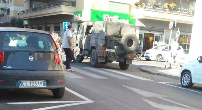 Via Cansacchi a #Ostia, strada blindata dall’Esercito